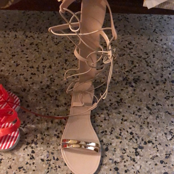 A variety of shoes and men’s as well - Picture 8 of 8